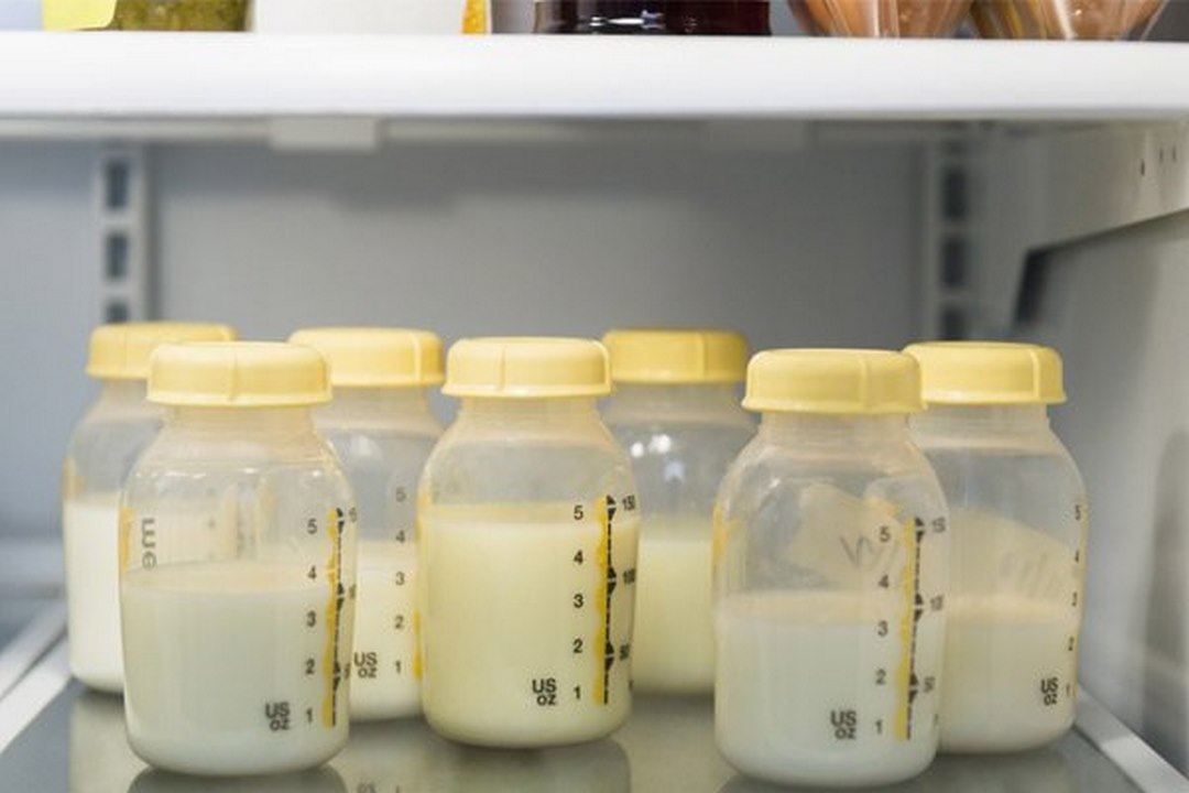 Sữa mẹ để được bao lâu ảnh hưởng đến chất lượng sữa