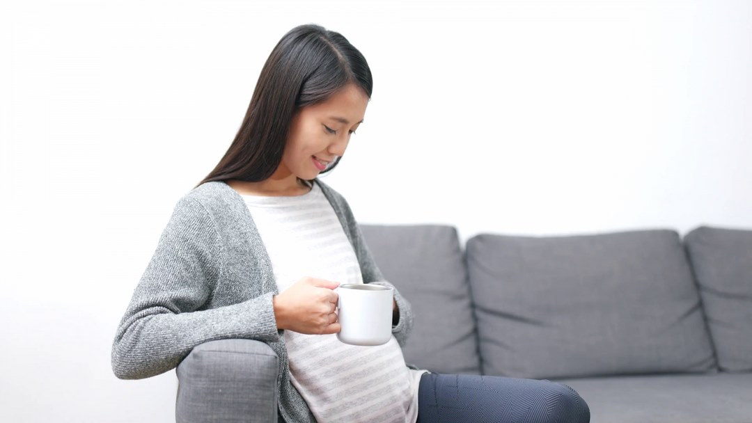 Sữa bầu có chứa các axit amin cần thiết cho trẻ 