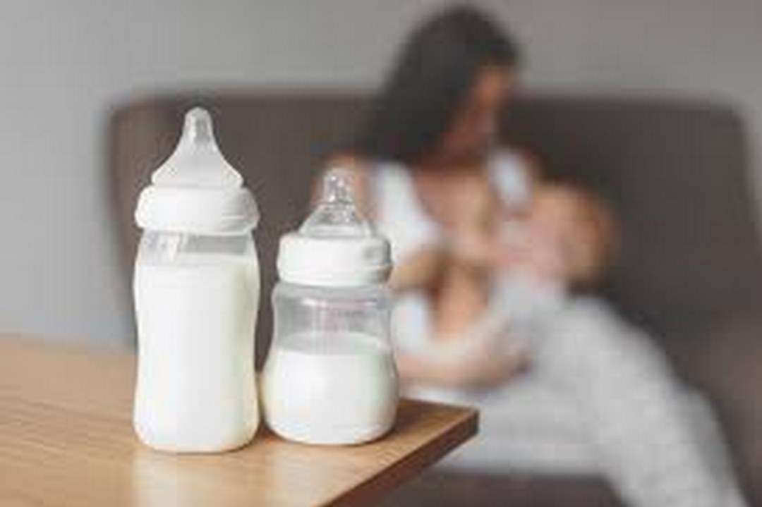 Sữa mẹ là nguồn dinh dưỡng tốt nhất cho trẻ sơ sinh và trẻ em